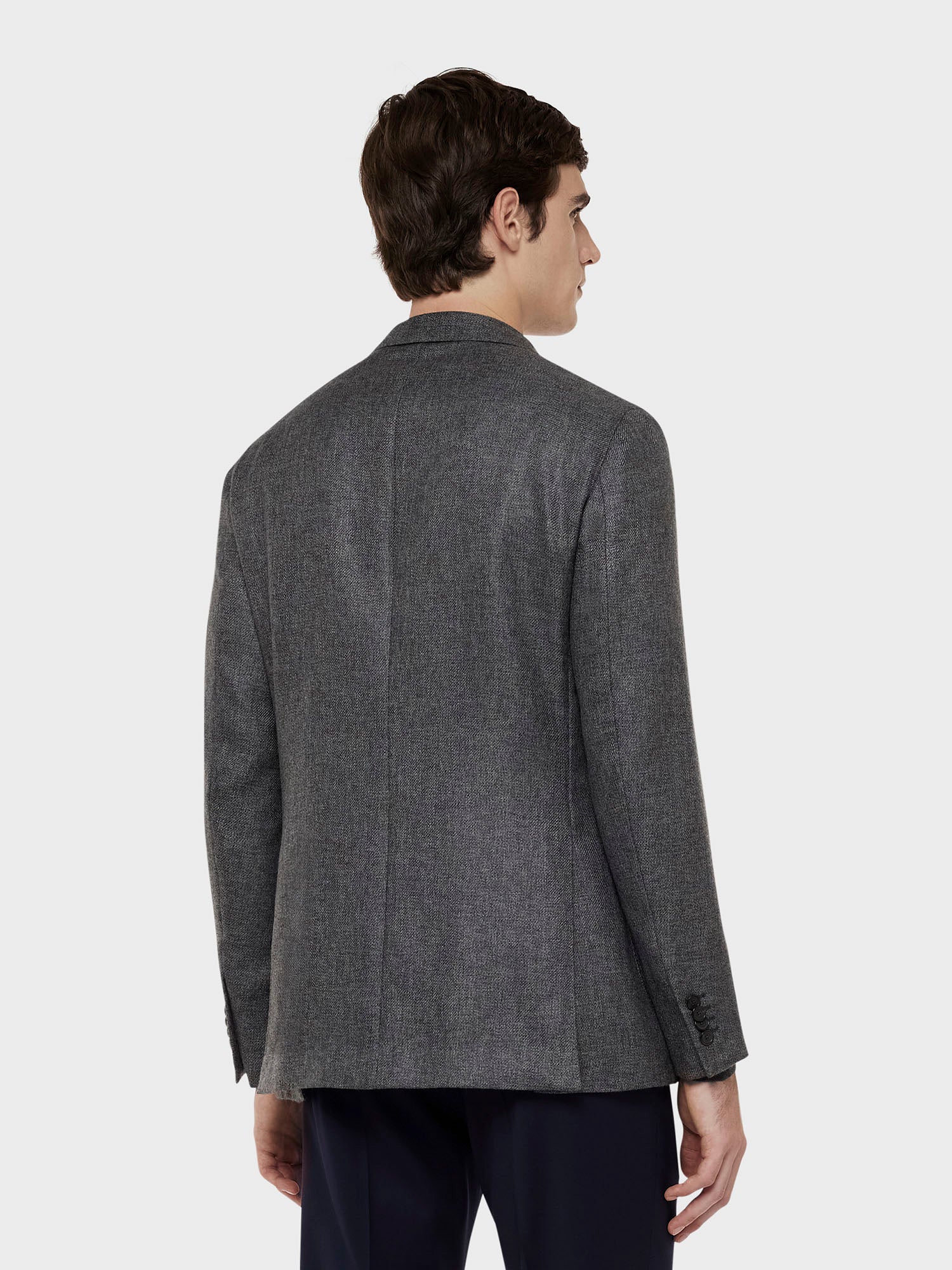Caruso Menswear Abbigliamento Uomo Giacca aida in cashmere grigio fumo indossato back