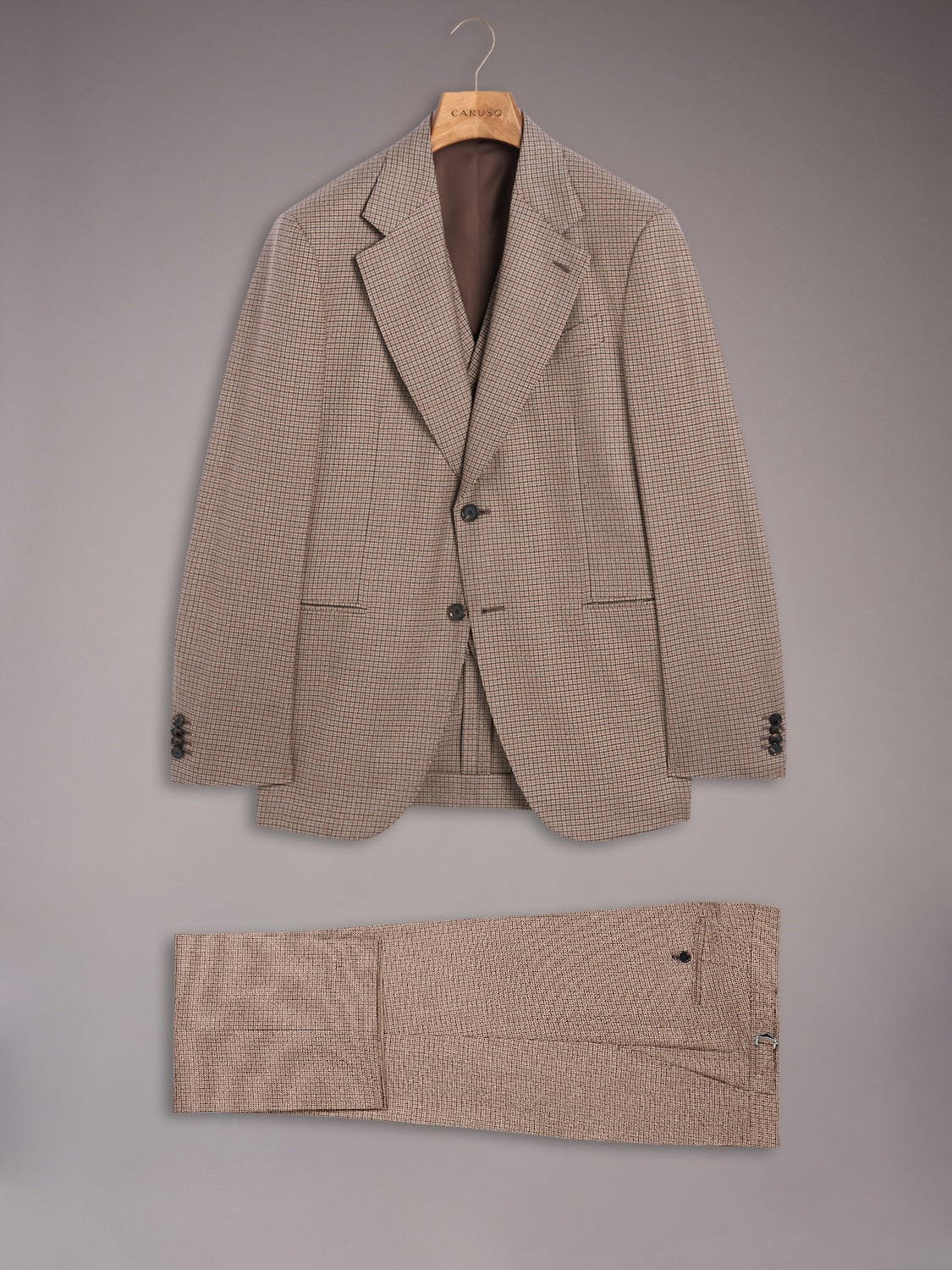 Carmen suit with waistcoat in brown houndstooth wool