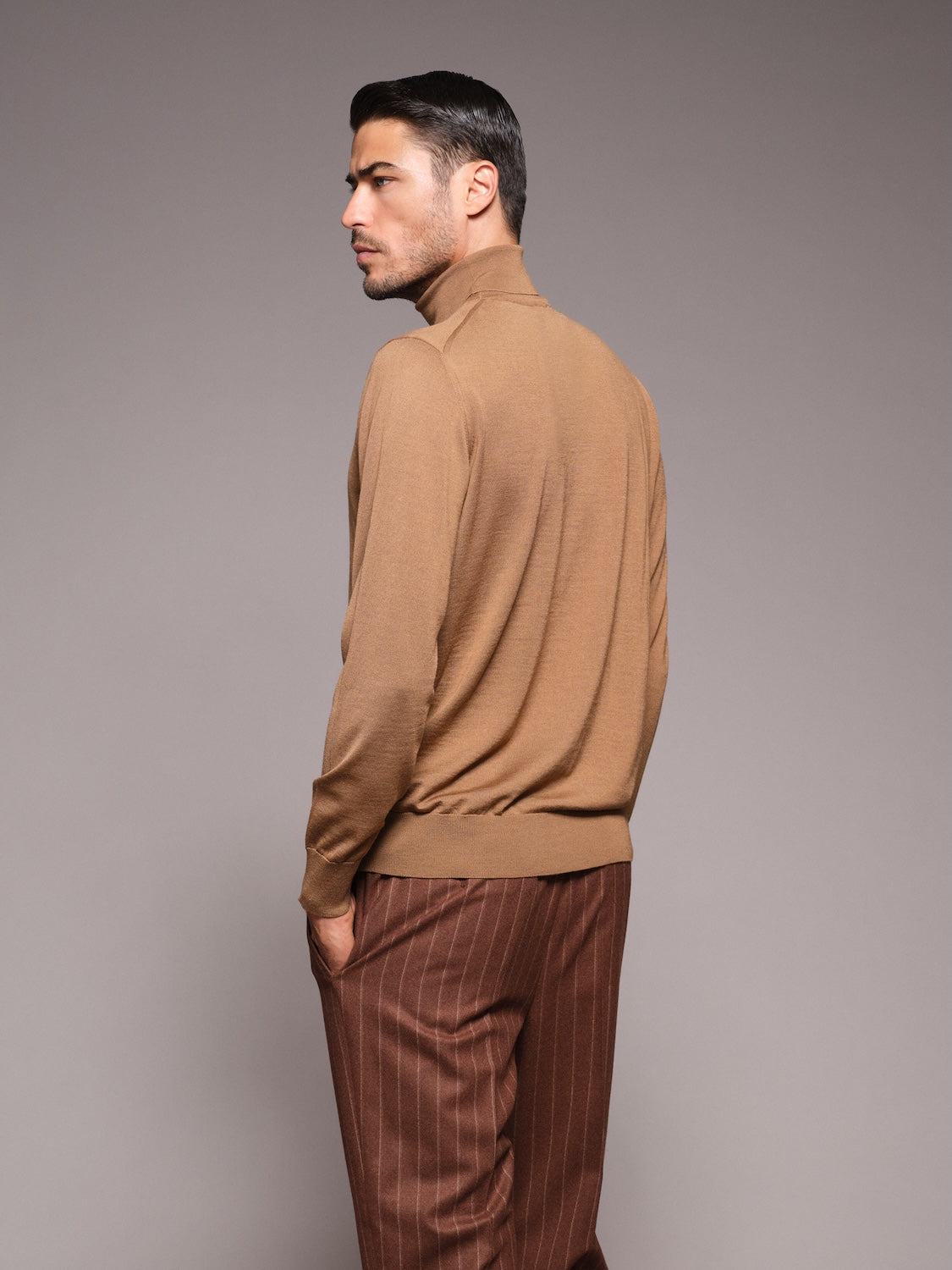 Dolcevita in lana, seta e cashmere beige