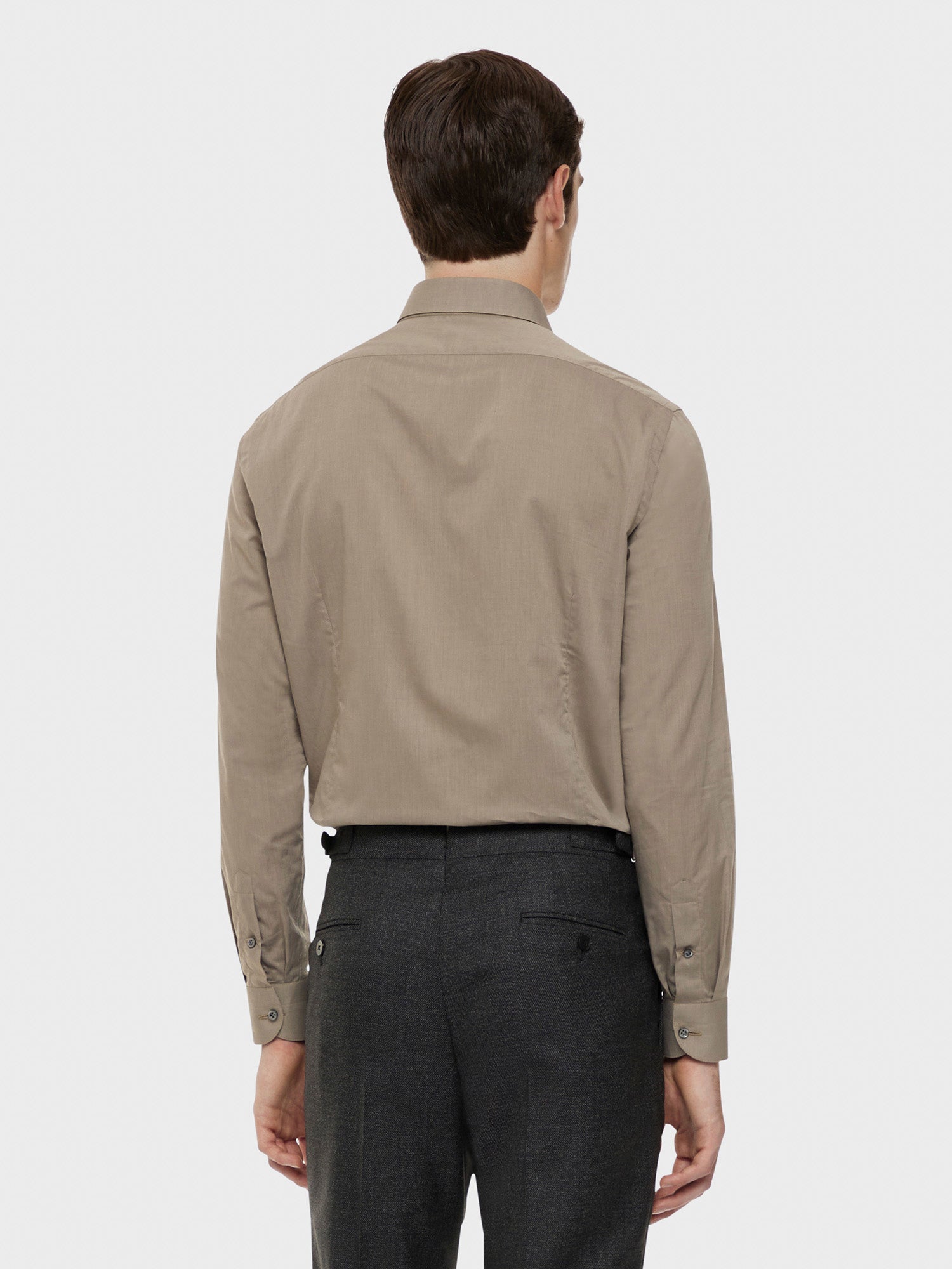 Caruso Menswear Abbigliamento Uomo Camicia coreana in cotone color sabbia indossato back